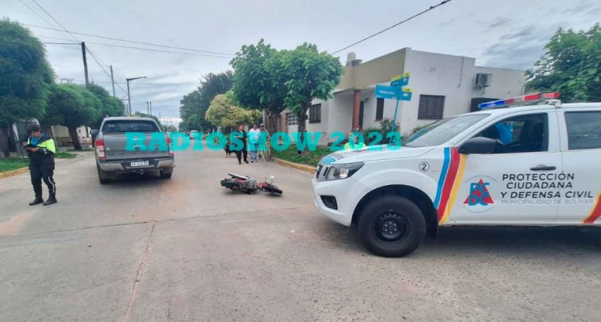 Impacto entre una camioneta y una moto