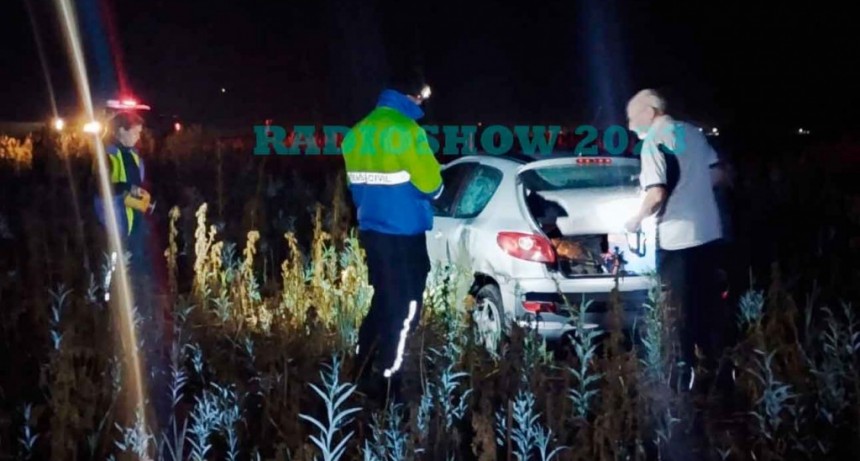 Esta madrugada: Despiste de un auto en ruta 226