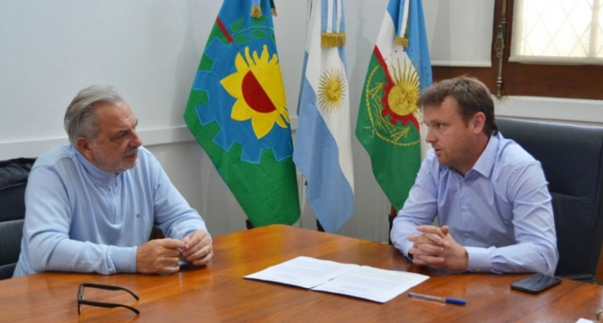 Maximiliano Wesner firmó un convenio con Provincia para asistir a las familias más afectadas por el temporal