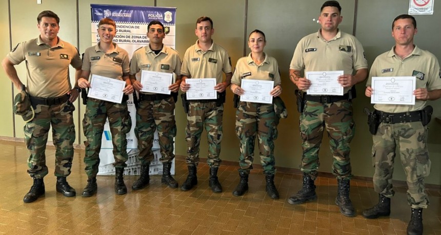 Distinciones al personal del Comando de Prevención Rural Bolívar, en el acto protocolar por el Día de la Policía de la Provincia de Buenos Aires