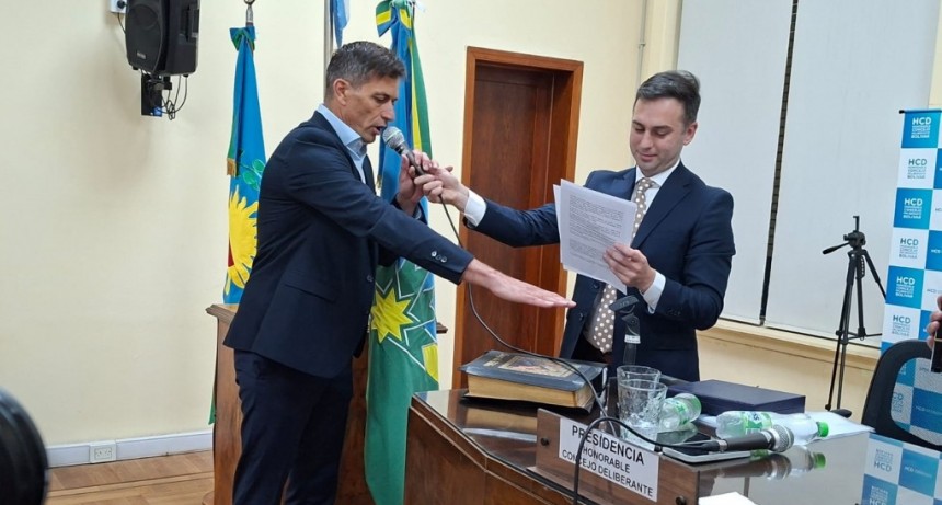 Bali vuelve a casa: Bucca asumió su segundo mandato como intendente, con el acompañamiento de más de 500 vecinos en el recinto del Honorable Concejo Deliberante